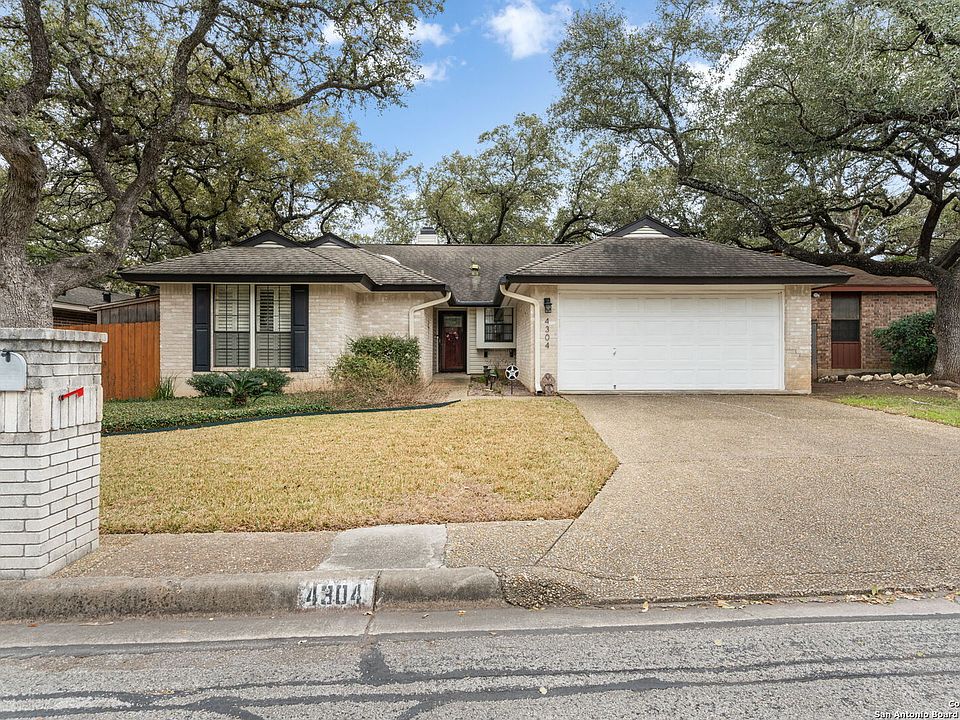 1st image of 4304 center oak woods
