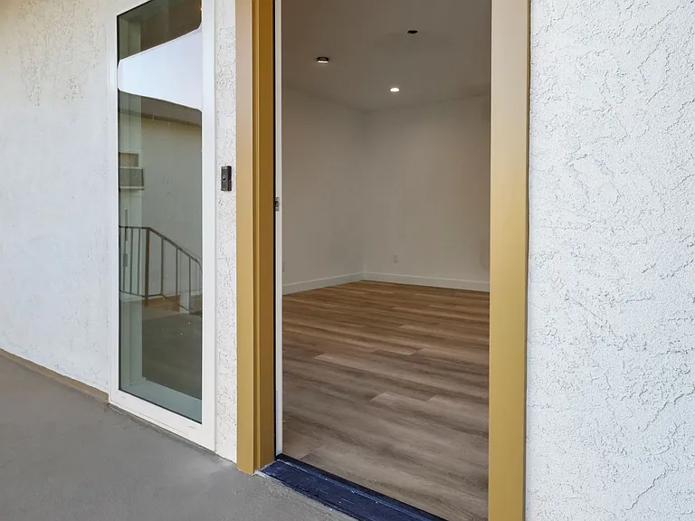 2561 W Avenue 30 #7 — Photo 11
