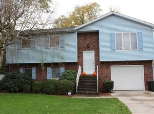 105 Rowe St, Hanover Township, PA 18706
