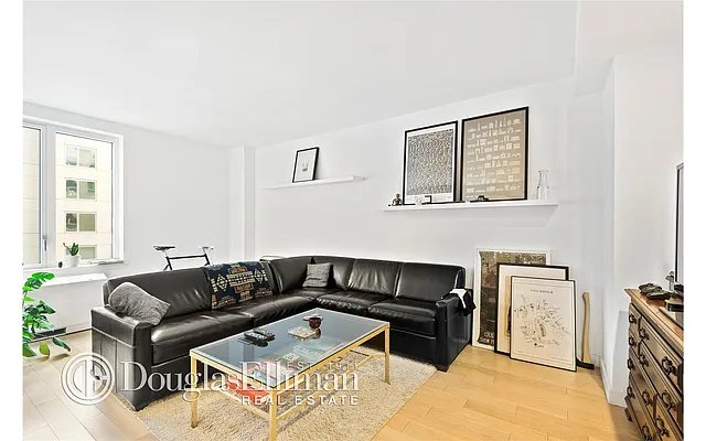 Rented by Douglas Elliman | media 20