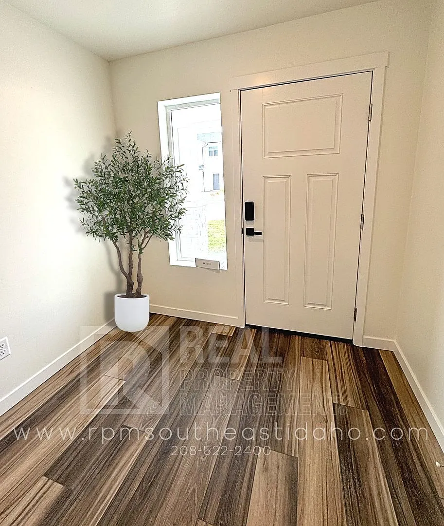 Modern 3 Bedroom, 2.5 Bathroom Townhome for Rent in Idaho Falls with Garage and Washer/Dryer Hook... — Photo 2