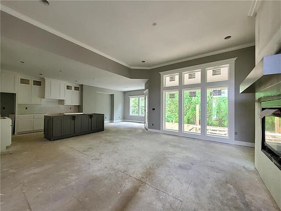 3rd image of 507 NE Greenview Dr