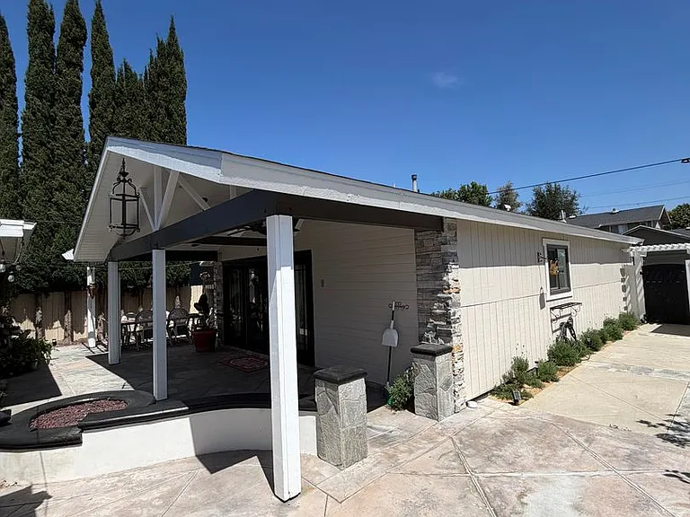 535 E Van Bibber Ave — Photo 1