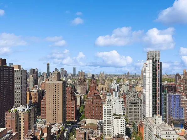 300 E 74th St APT 35C, Manhattan, NY 10021