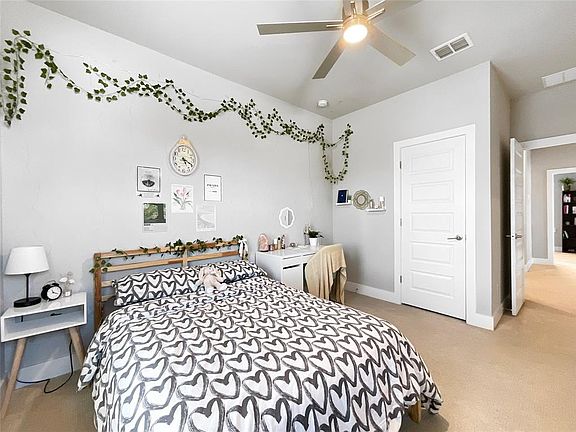 5th image of 5910 Enclave Dr #5910