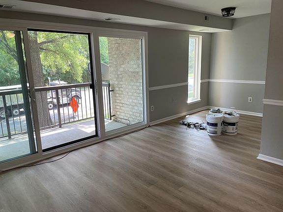 4th image of 11053 Camfield Ct #8B-102