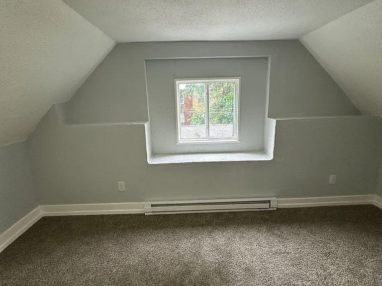 5088 Queens Ave — Photo 10