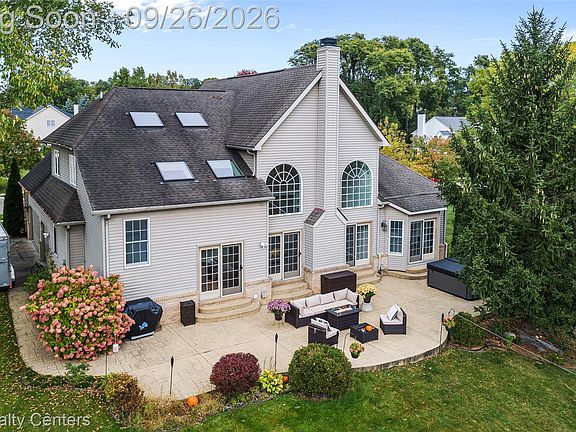 3rd image of 2077 Applebrook Dr