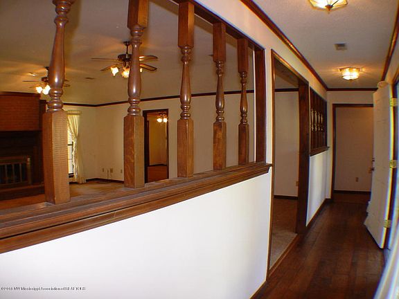 2nd image of 8995 Brookhollow Dr