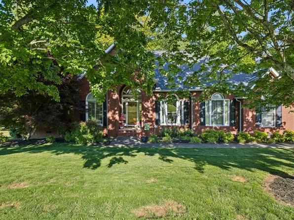 46 Deerfield Ct, McMinnville, TN 37110