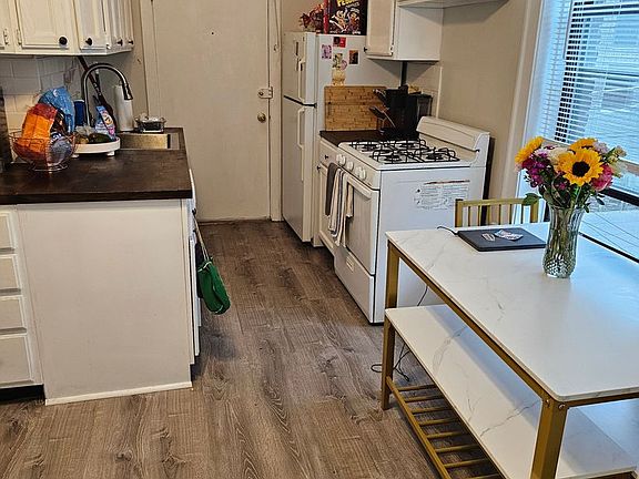 4th image of 2842-44 W Fletcher St #2844-1S