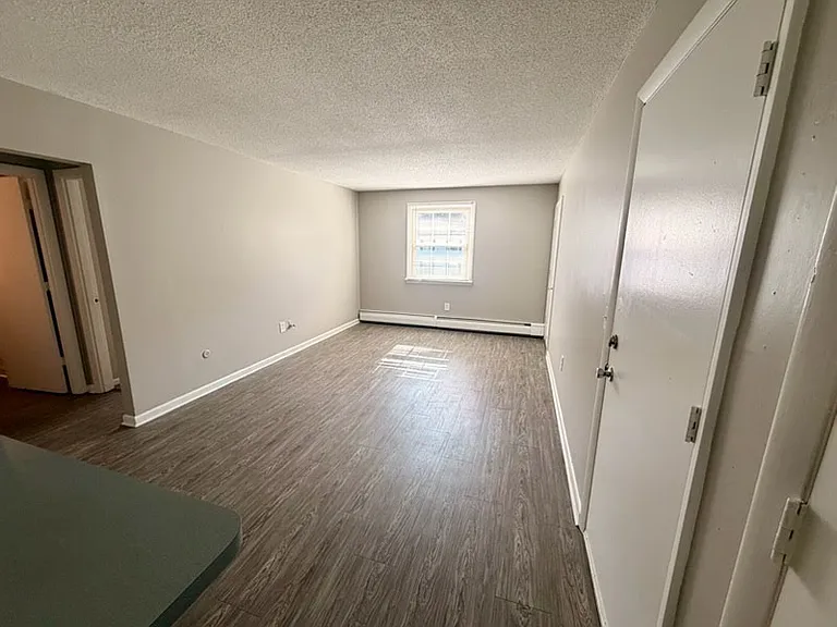 16 Bradford Dr #C — Photo 3