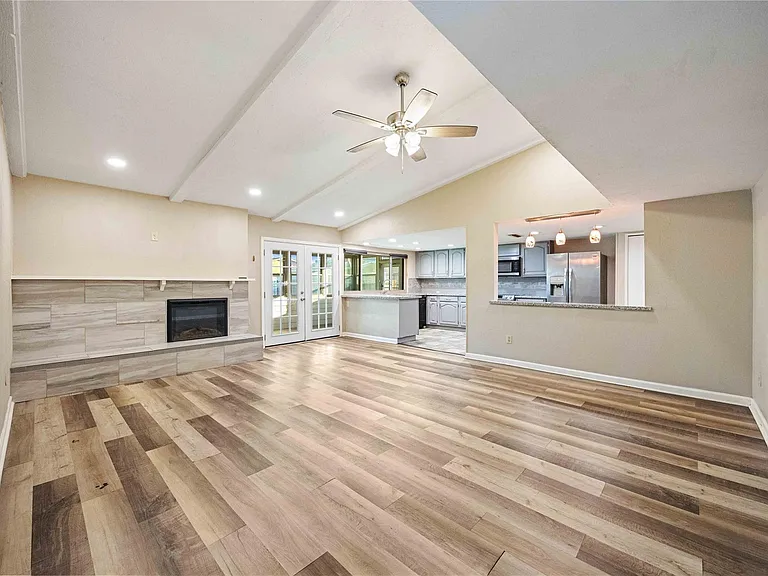 14515 Merry Meadow Dr — Photo 10