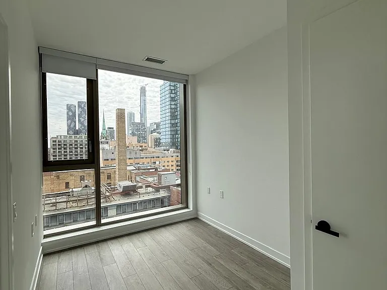 88 Queen St E #703 — Photo 3