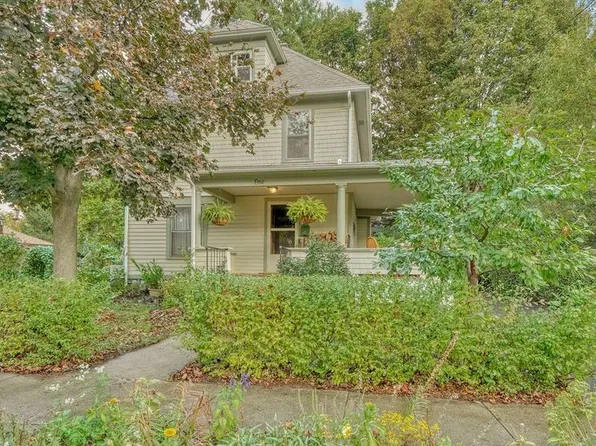 1 Saint Marks St, Le Roy, NY 14482