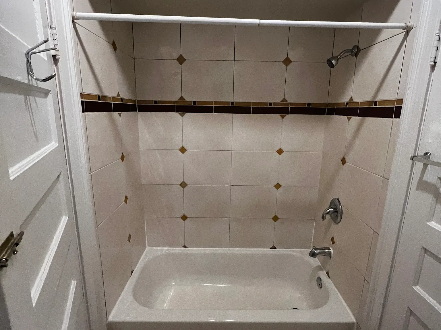 2 bed, 770 sqft, $1,895 — Photo 2