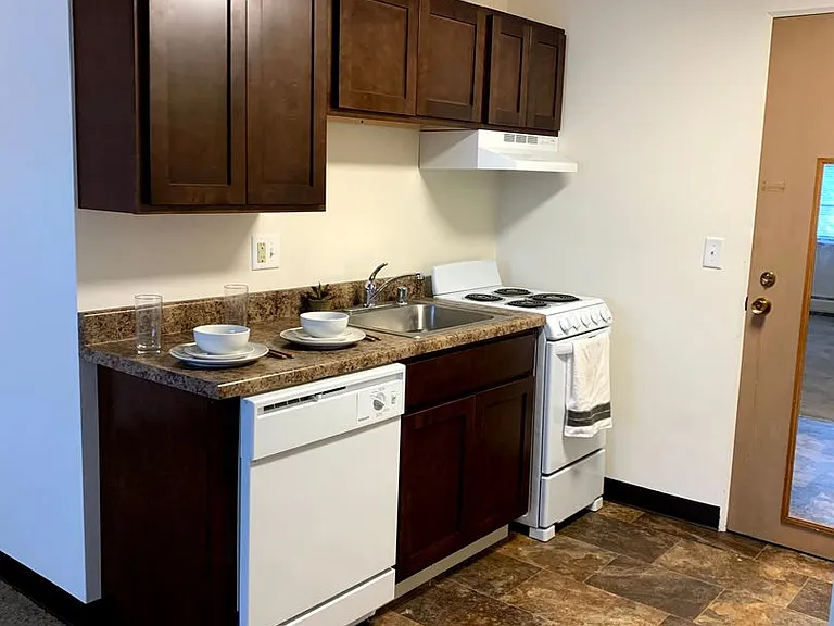 502 E Main St — Photo 17
