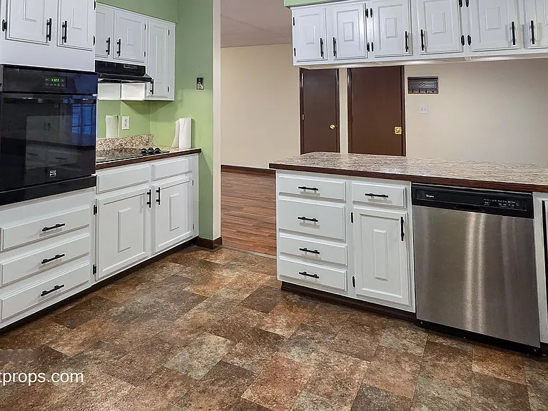 1404 Scenic Dr — Photo 7