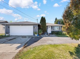 2020 Delta Waters Rd, Medford, OR 97504