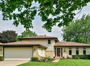 2410 Chippewa Ct, Lisle, IL 60532