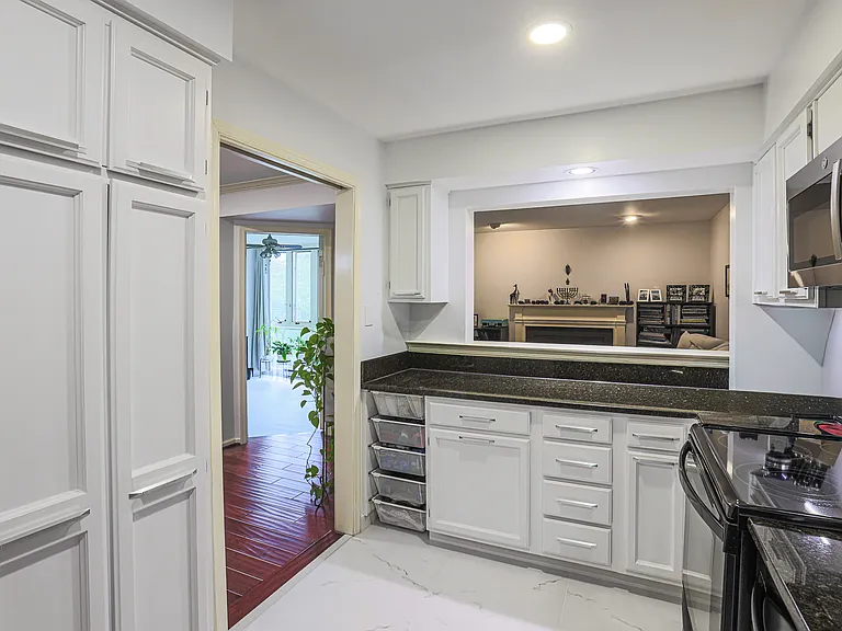 5715 Brewer House Cir #201 — Photo 13