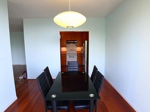 Light filled dining room (or use as home office)