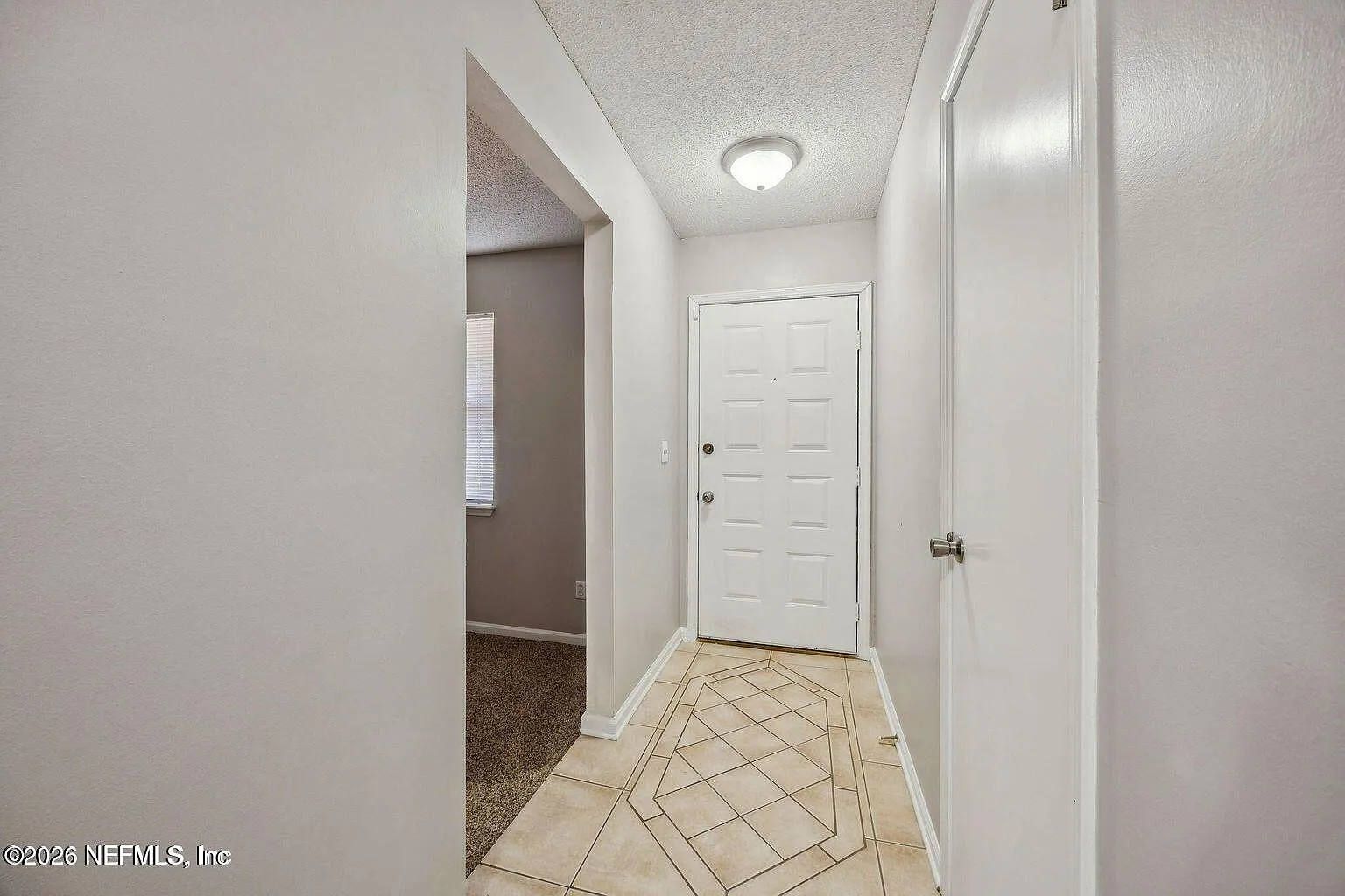 3 bed, 2.0 bath, 1767 sqft, $2,100 — Photo 2