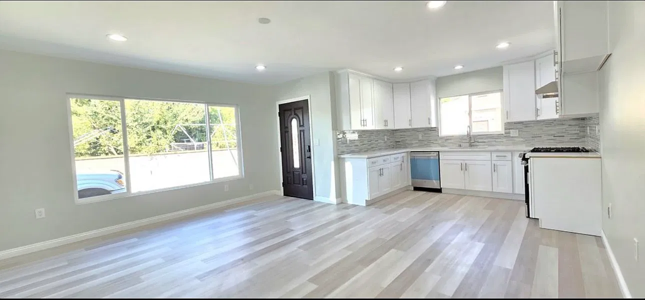 3 bed, 1100 sqft, $3,300 — Photo 4