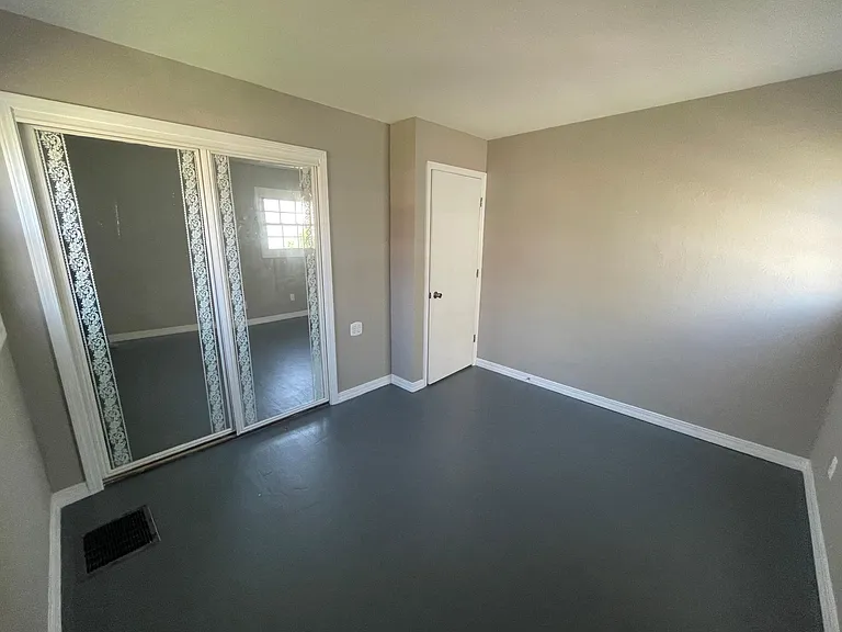 515 Alexander Dr — Photo 9