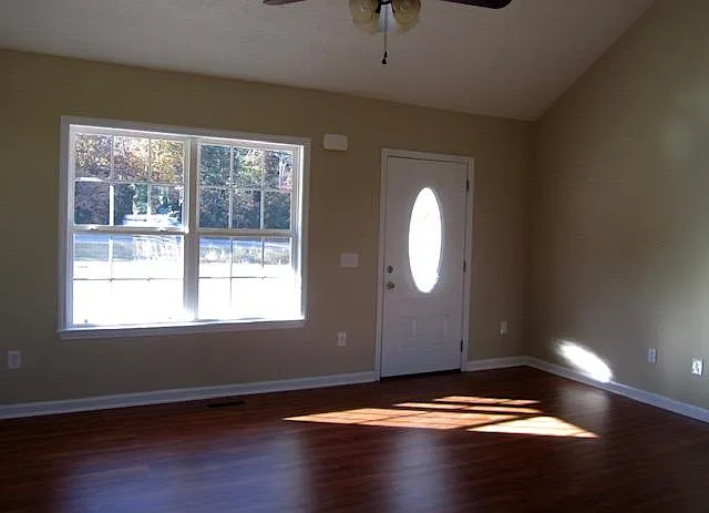 1492 Highway 99 — Photo 2