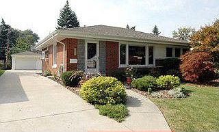 1st image of 420 N Hickory Ave