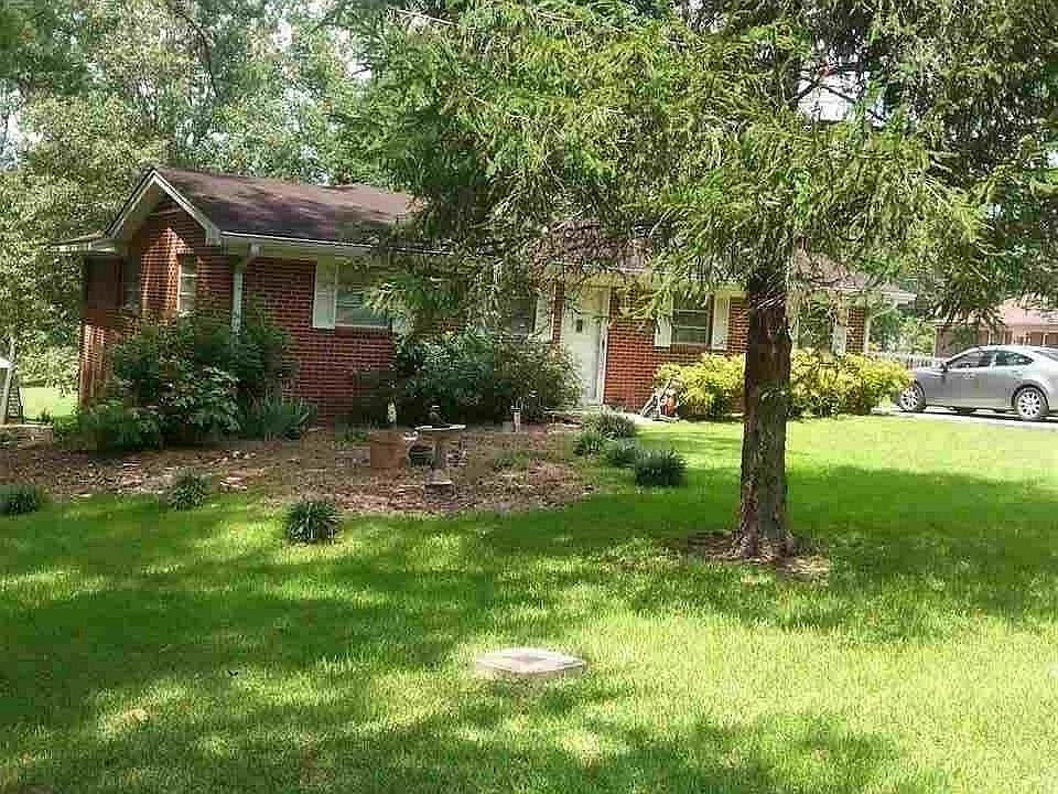 1st image of 102 Fairview Dr