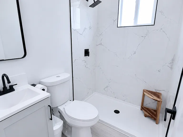 1399 NW 28th St #5 — Photo 5