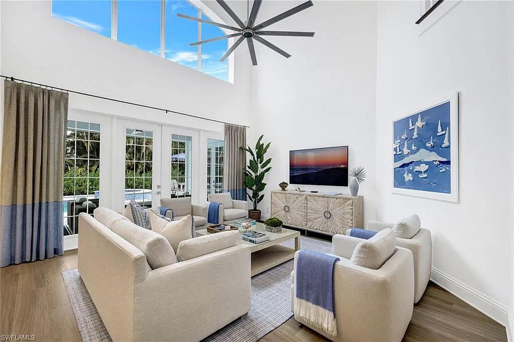 4 bed, 4.5 bath, 4067 sqft, $35,000 — Photo 3