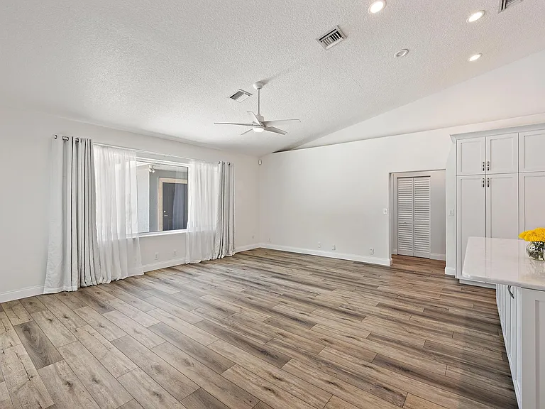 13928 82nd Ln N — Photo 6