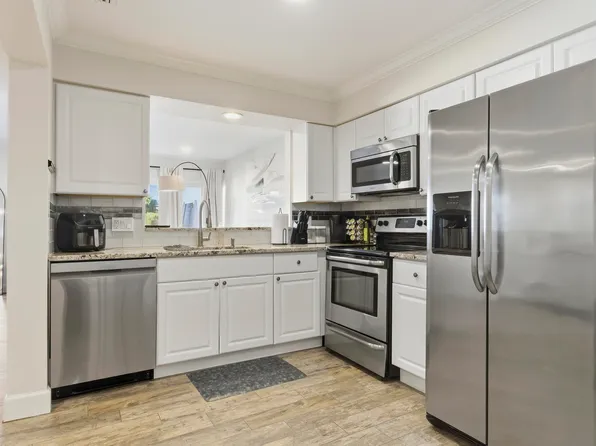 129 Lehane Terrace #131, North Palm Beach, FL 33408