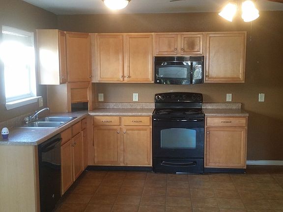 5th image of 15436 Gallow Ln