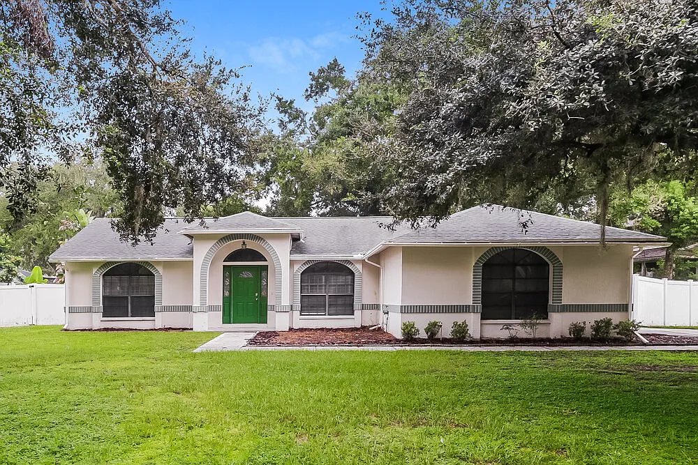 3 bed, 2.0 bath, 1421 sqft, $3,280 — Photo 1