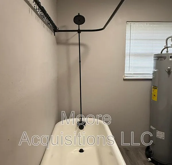 415 W Rainey St #B — Photo 5