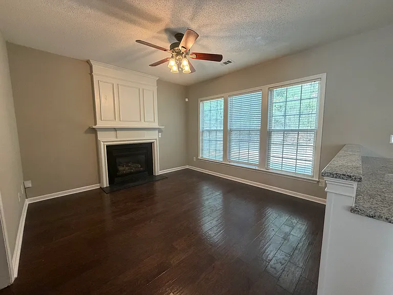 10905 Wittenridge Dr — Photo 7