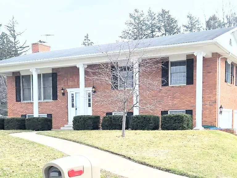 110 Bicentennial Ct — Photo 1