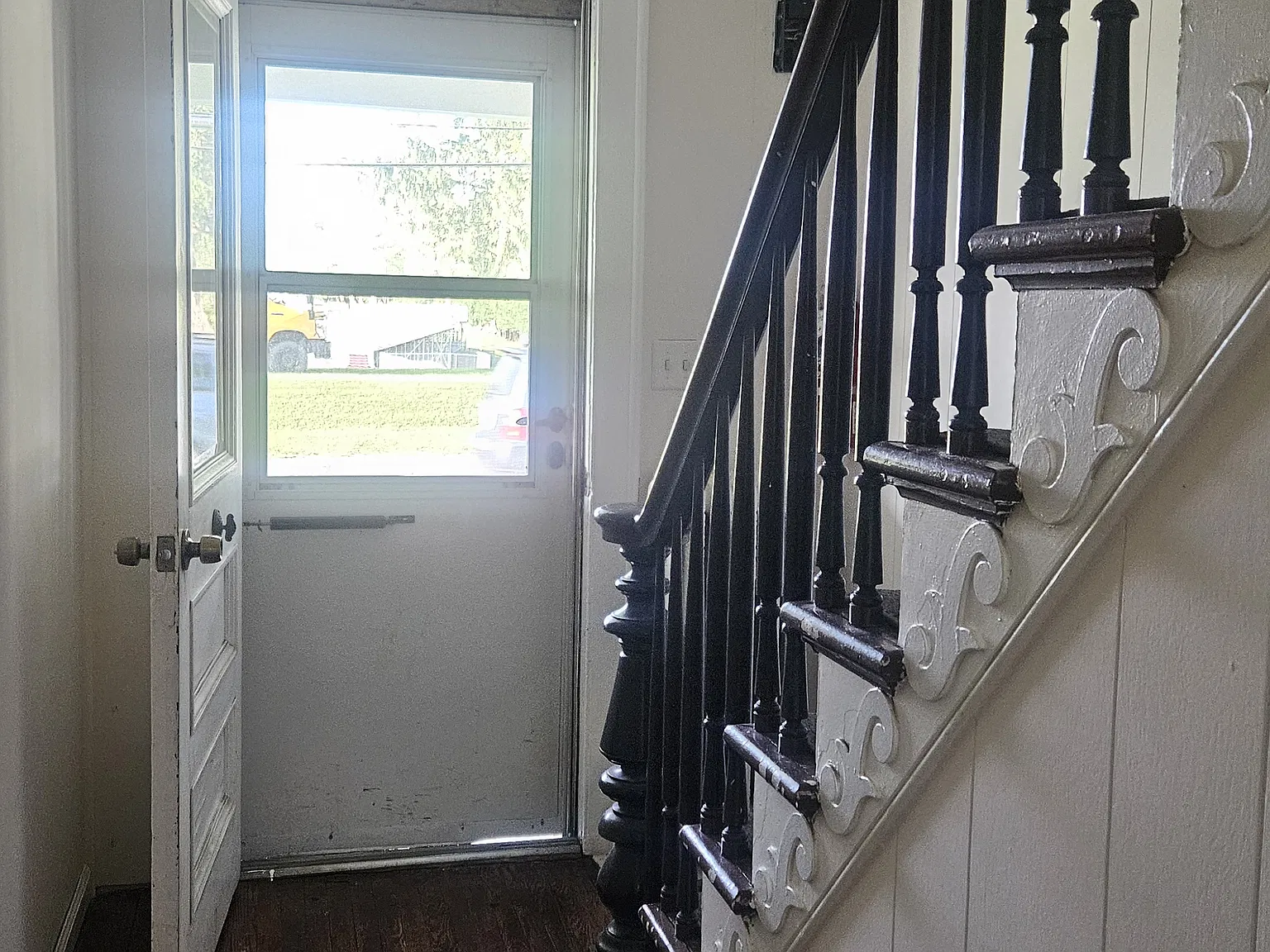 102 W Market St — Photo 3