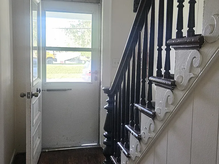 102 W Market St #2 — Photo 3