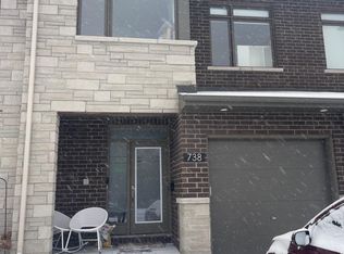 738 Miikana Rd, Ottawa, ON K1X 0H6