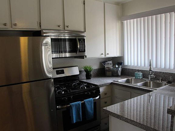 2nd image of 11059 Fruitland Dr #5