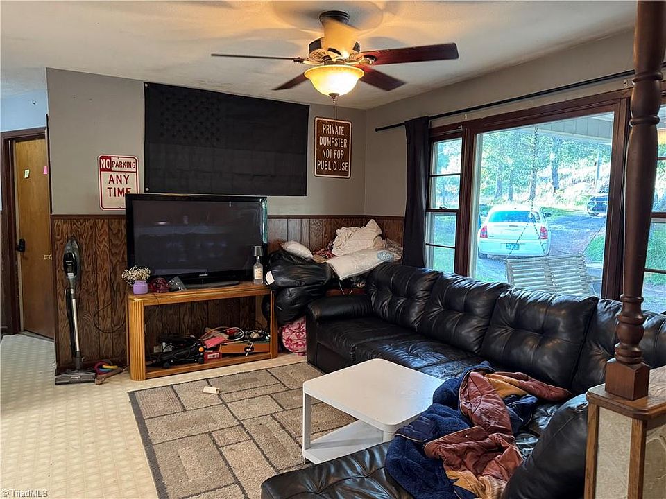2nd image of 1690 Tom Jackson Rd