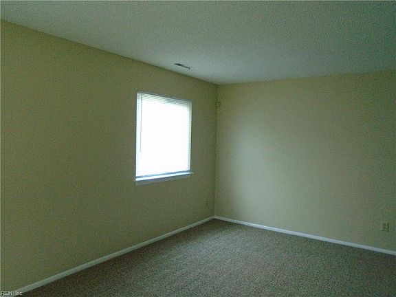 3rd image of 1330 Sierra Dr