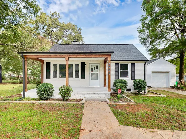 5726 Oak Dr, Charlotte, NC 28216