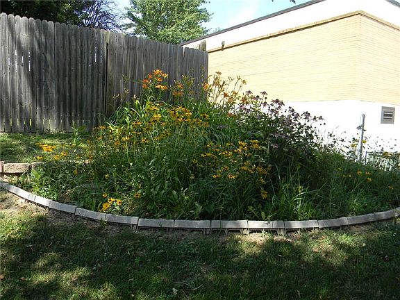 4th image of 2119 N 33rd St