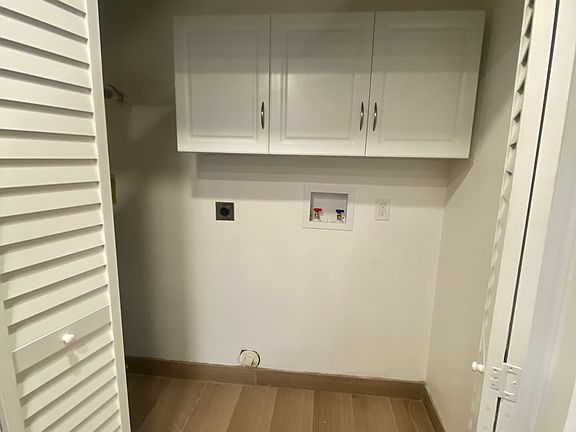 5th image of 921 E Hillview Dr APT A